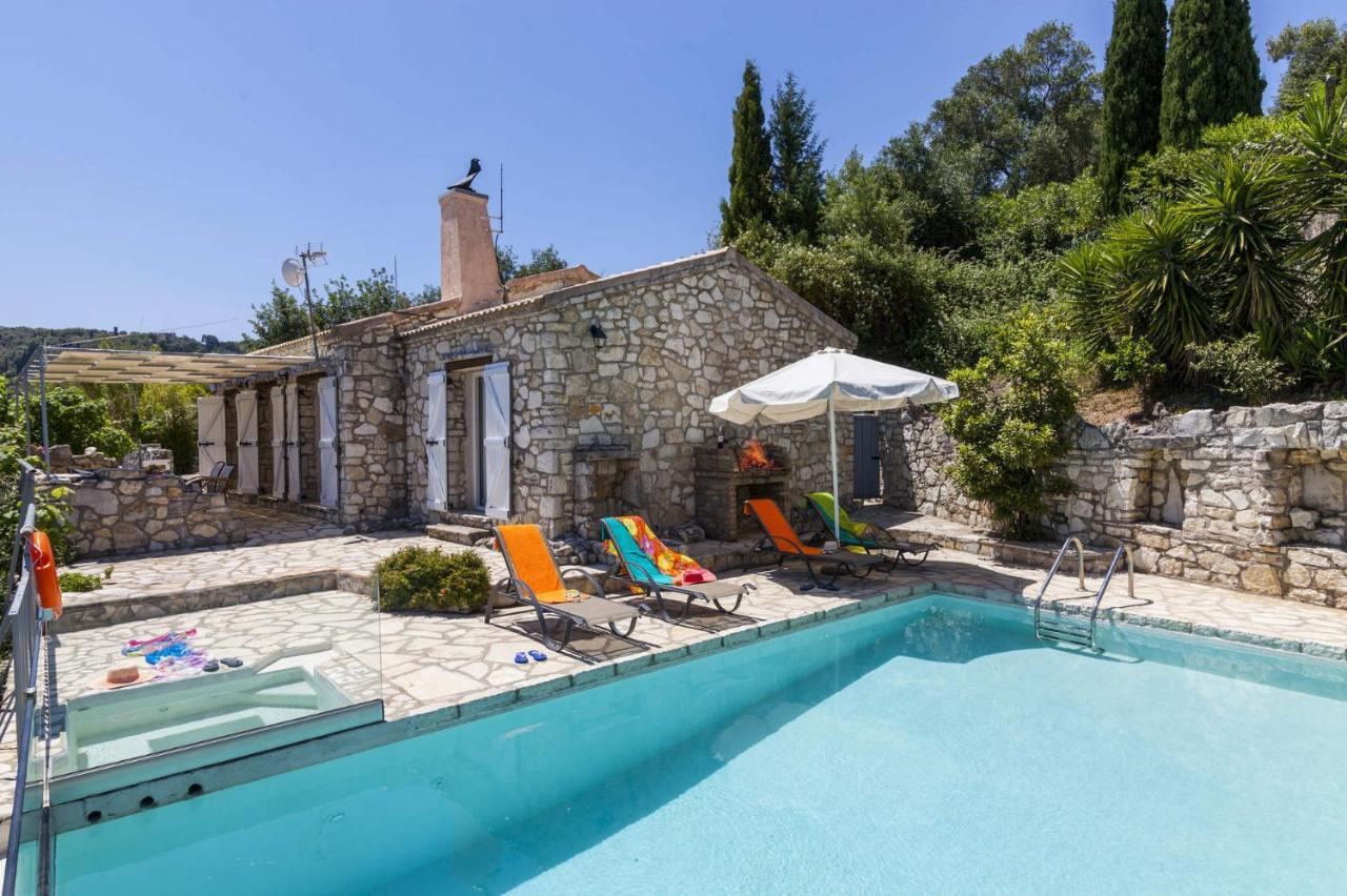Villa Scirocco & Folitsa *