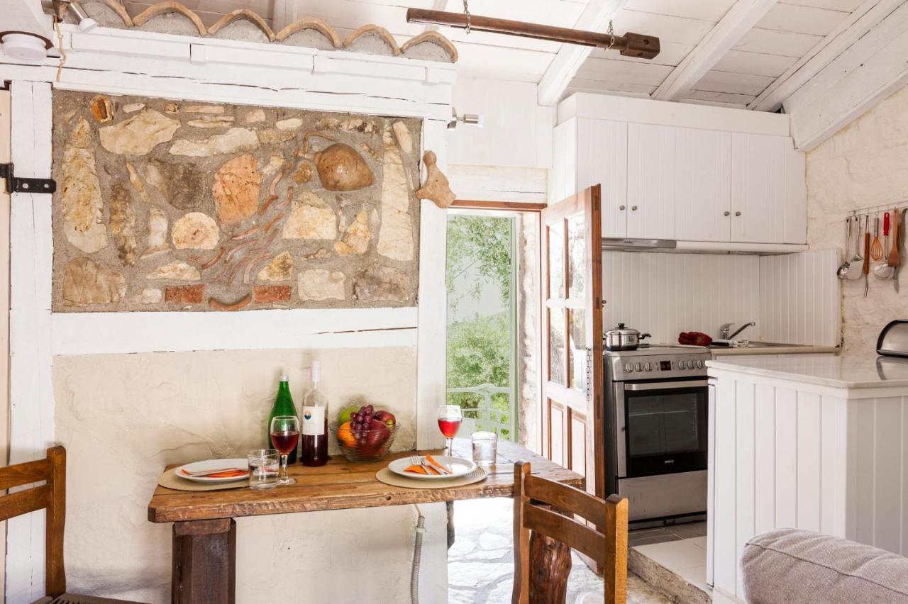 Scirocco & Folitsa Villa Agnitsini