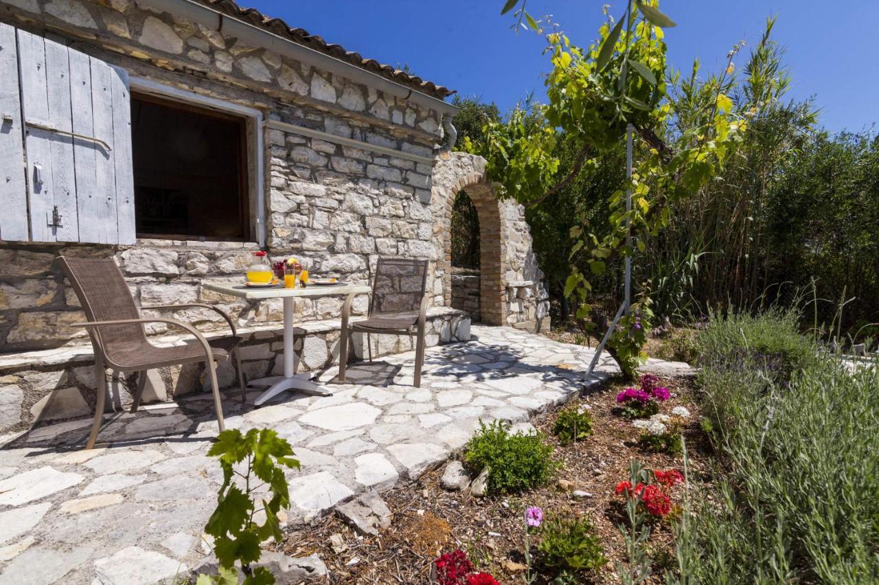 Villa Scirocco & Folitsa *